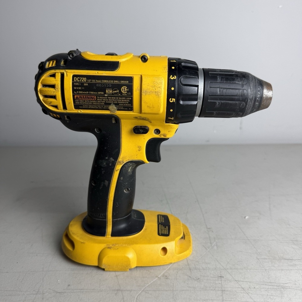 Dewalt 1/2" Cordless Drill Driver 18v DC720 TOOL ONLY Tested